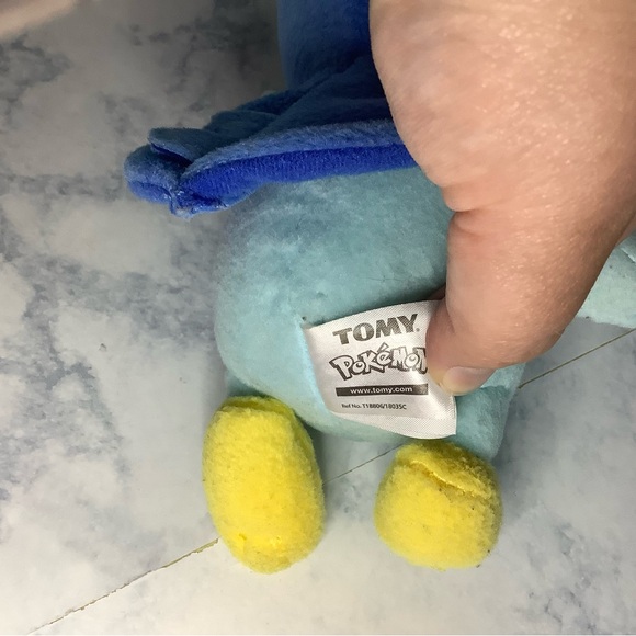 < 2015 Tomy Piplup Pokémon 8” Plush > - Picture 3 of 4